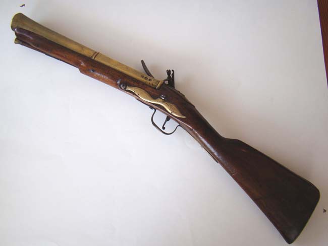 An English Queen Anne period  brass barreled flintlock sea service blunderbuss by Thomas Green dated 1708. — image 4